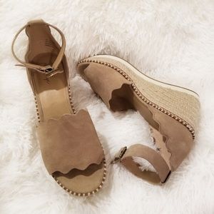 New! Tan wedges